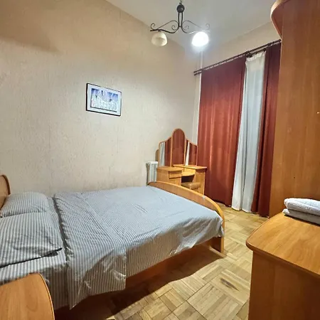4-кімнатні в центрі, поруч майдан незалежності * Киев